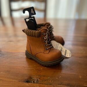 Wonder Nation size 4 Toddler combat boots brand new